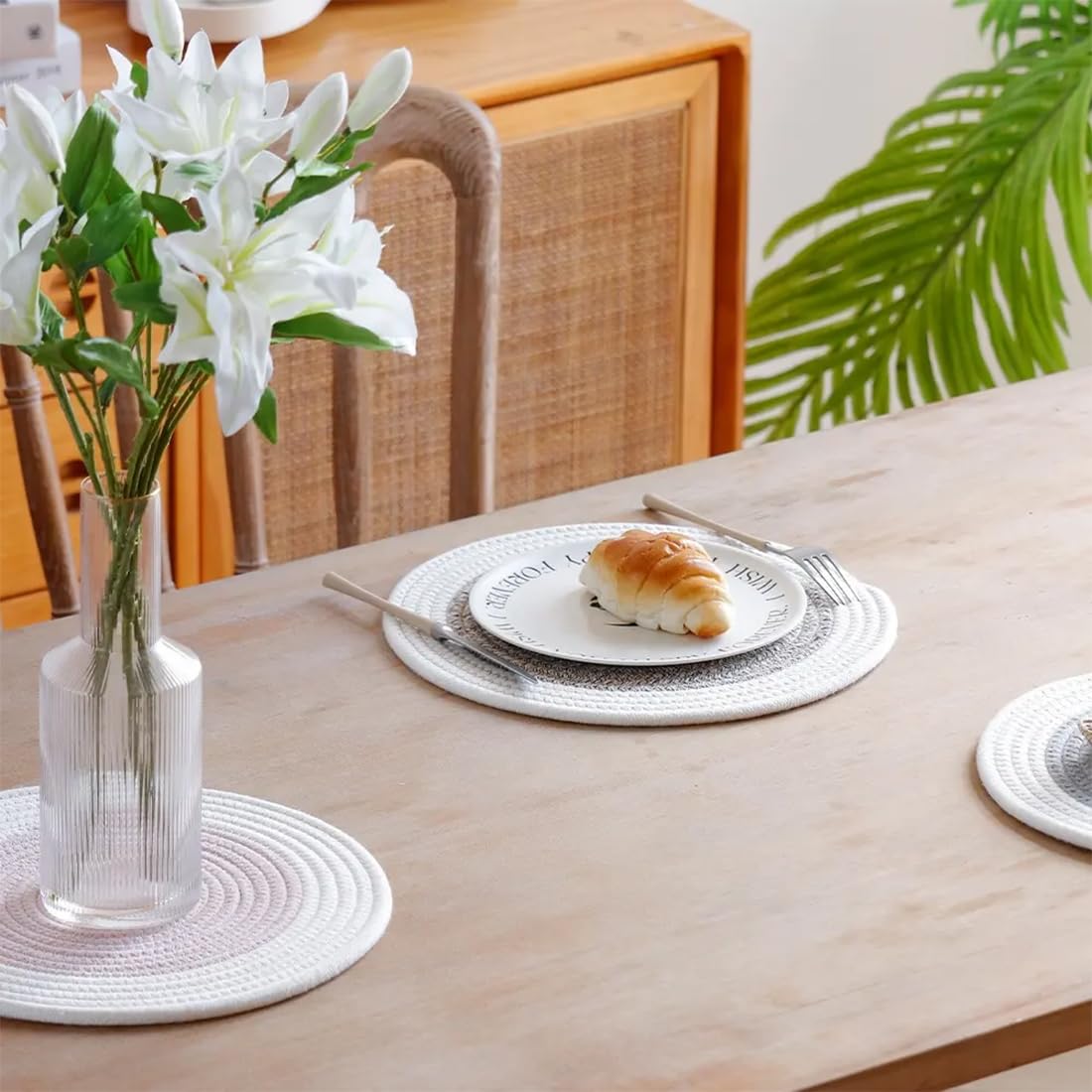 Fennco Styles Hand Braided Reversible Two-Tone Cotton Blend Placemats 12" Round, Set of 4 - Pink Woven Texture Heat Resistant Insulation Table Mats for Home, Kitchen Décor, Dining Table and Holidays